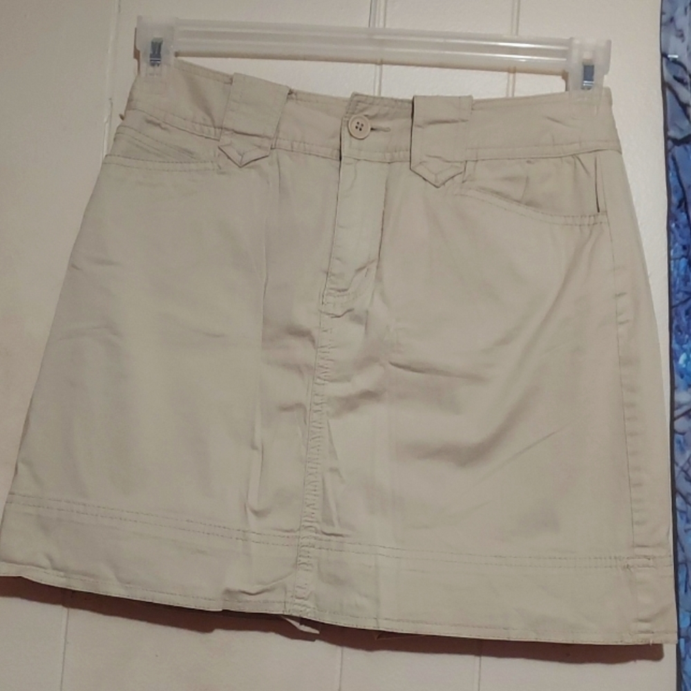 Short with skirt
